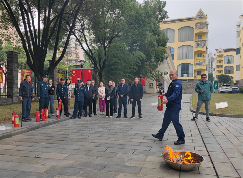 强化安全保障护航生产经营(图1)