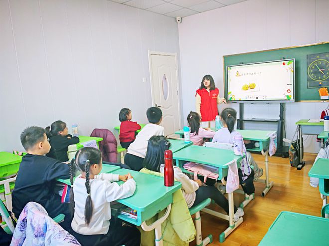 食品安全│南kaiyun体育全站益社区开展食品安全知识宣传讲座(图2)