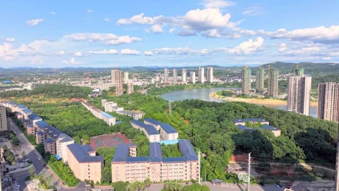 开云体育耒阳正源学校1023名学子达到本科一批录取线分获全国奥赛银牌被北京大学录取(图3)