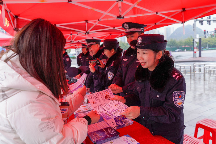 “平安桂林法治桂林文明”新春系列行动启开云体育动(图4)
