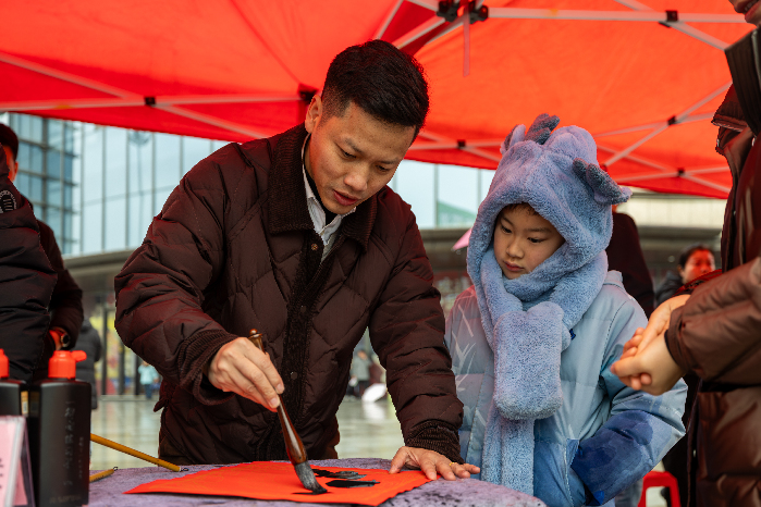 “平安桂林法治桂林文明”新春系列行动启开云体育动(图2)