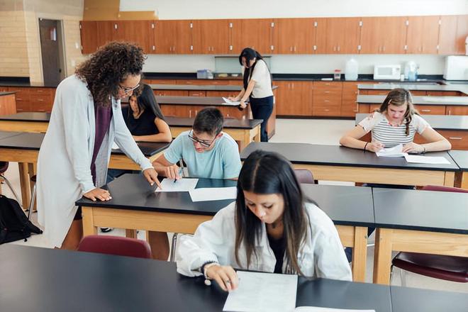 英kaiyun体育全站国留学机构挑选全维度决策框架：2026英国留学机构哪家好(图2)