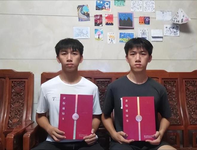 开云体育即墨双胞胎山大缘：632分同分同专业一家五口都是“山大人”(图5)