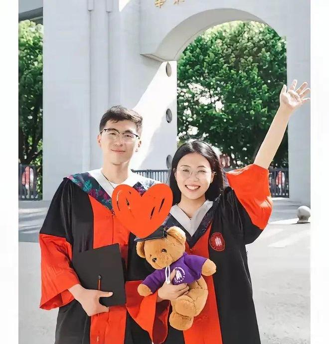 开云体育即墨双胞胎山大缘：632分同分同专业一家五口都是“山大人”(图8)