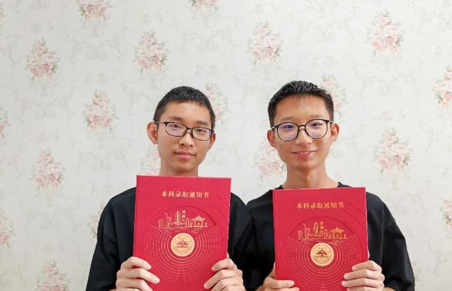 开云体育即墨双胞胎山大缘：632分同分同专业一家五口都是“山大人”(图14)