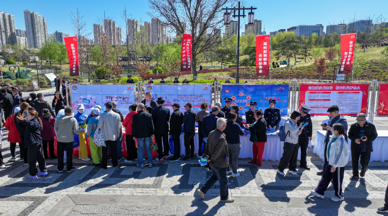 太原市“全民国家安全教育日”主题宣传活动走进双塔公园(图2)